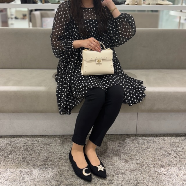 【新品】DIANA ダイアナ タッセル フラットシューズ 23cm ダイアナ DIANA タッセル付きローファー （白カーフ