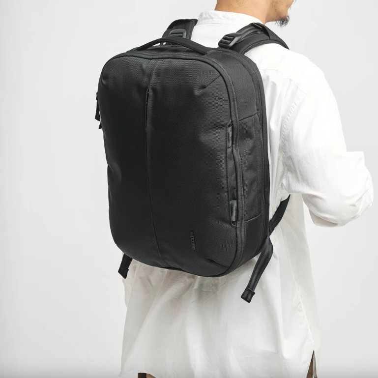 インケース 【インケース】人気シリーズ「Tracks」に新作 Tracks