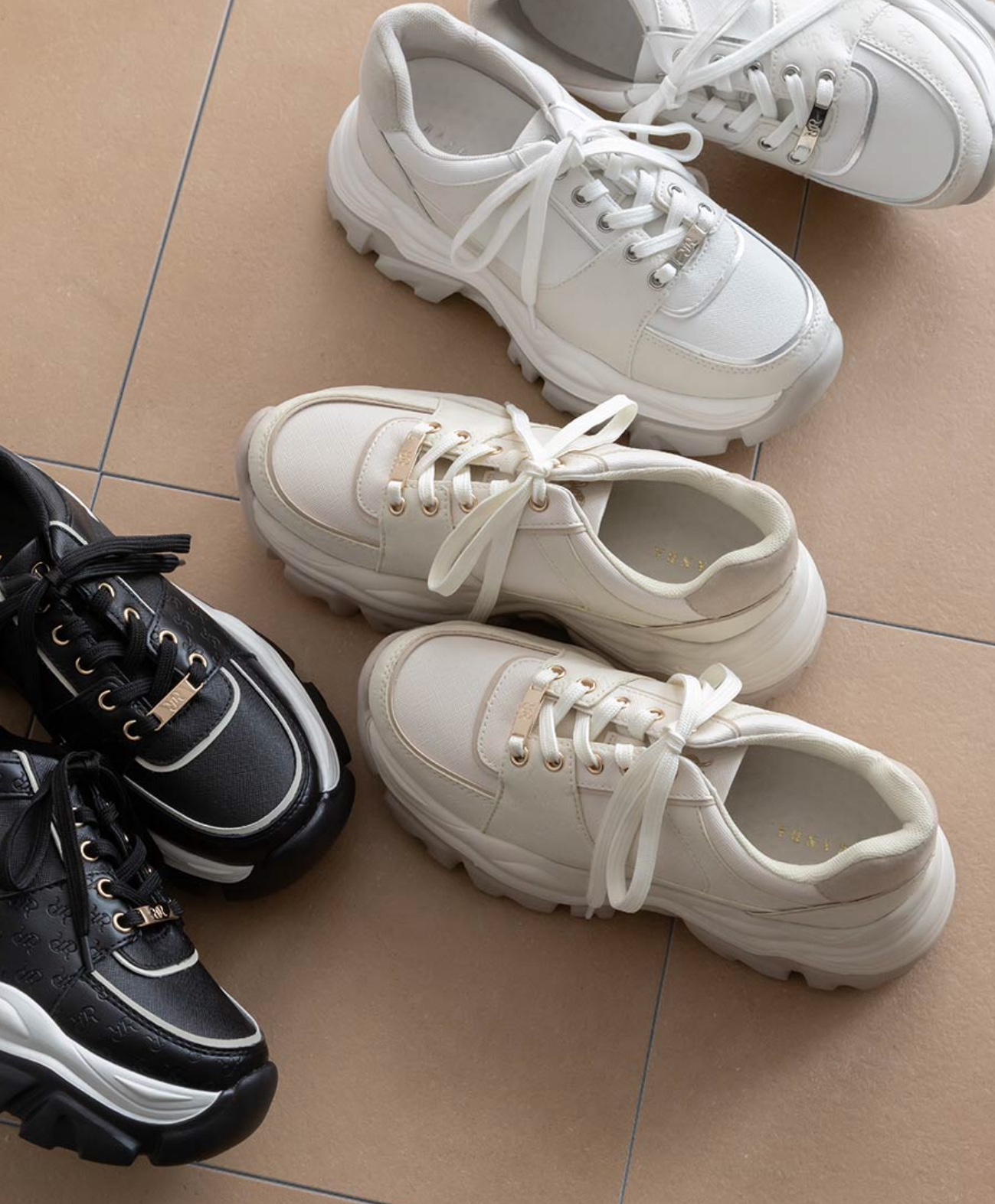 ランダ RANDA【2WAY モノグラムプレートボリュームソール