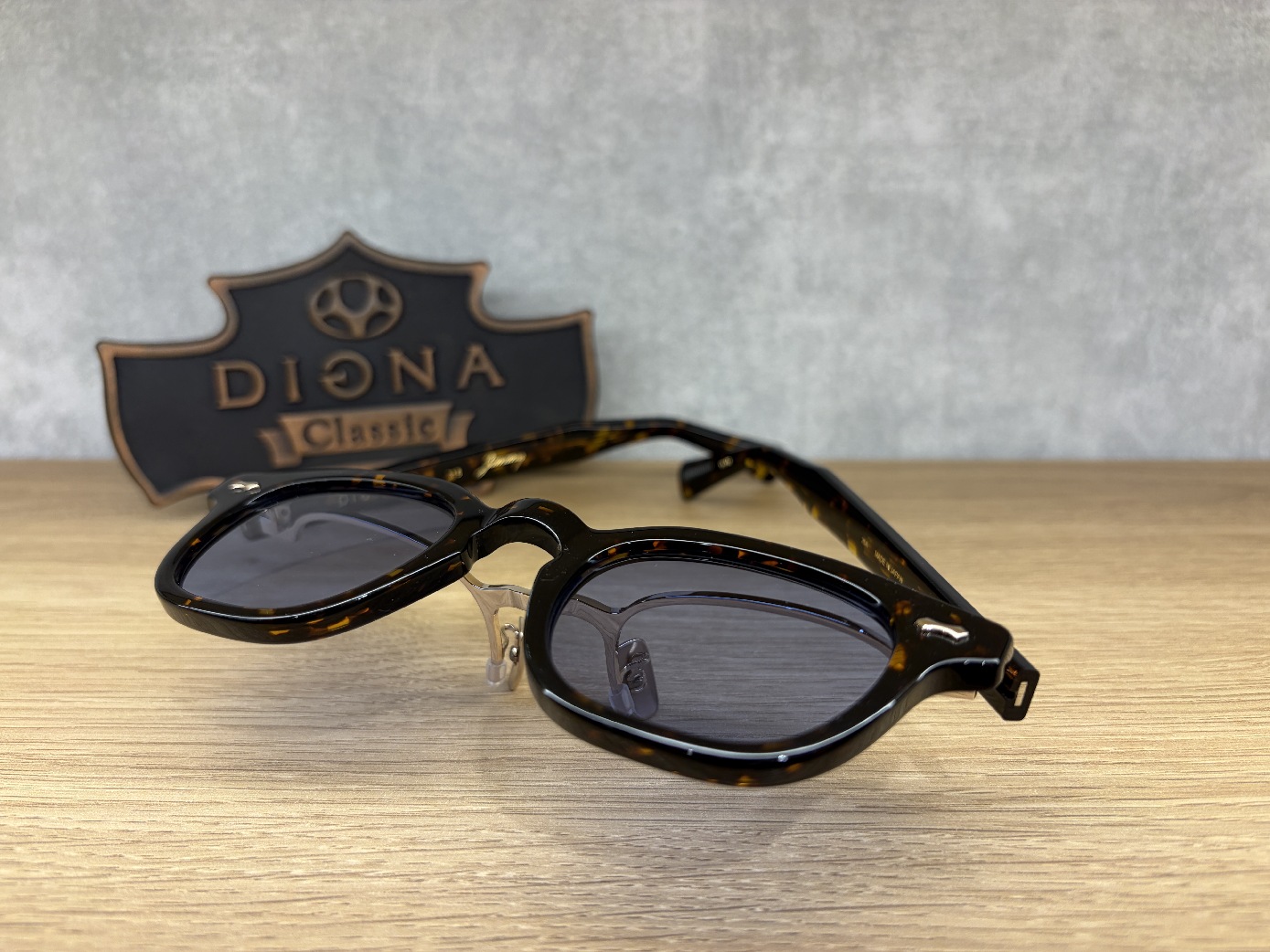 ラ コンフィアンス バイ パリミキ 【DIGNA Classic】フリップアップ